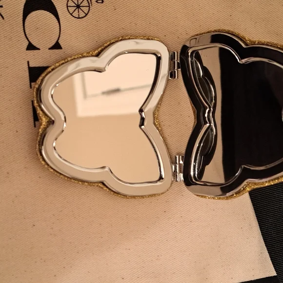 Coach Beige and Red Wristlet with compact mirror and dust bag - Picture 4 of 6